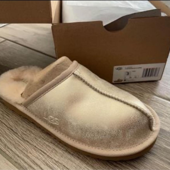 Ugg Kids' Keegan Gold Metillac Slippers GOLD, Size 1 NWT - Picture 3 of 4